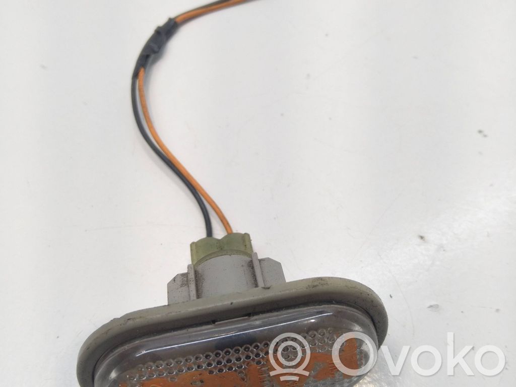 Renault Kangoo I Semnalizator bară față 