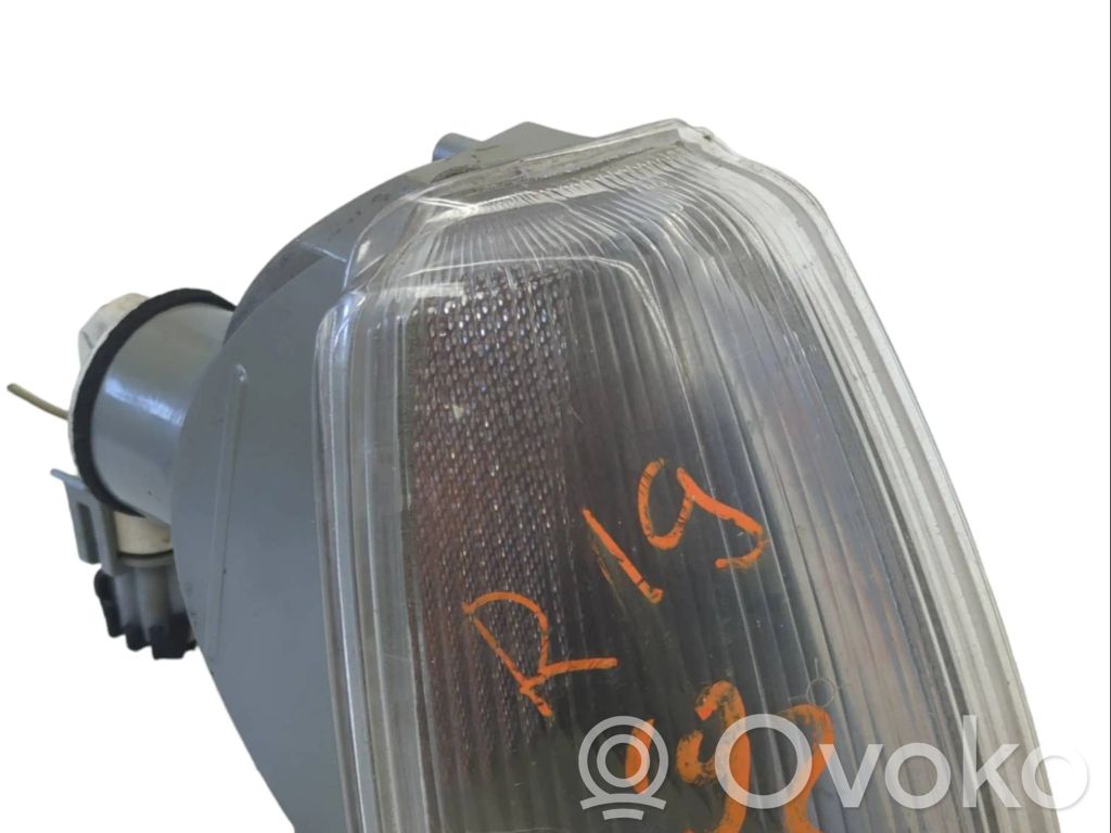 Renault 19 Front fender indicator light 