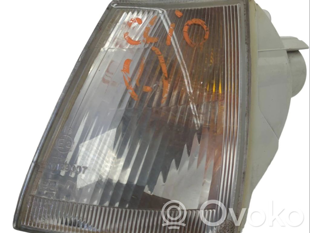 Renault Clio I Frontblinker 