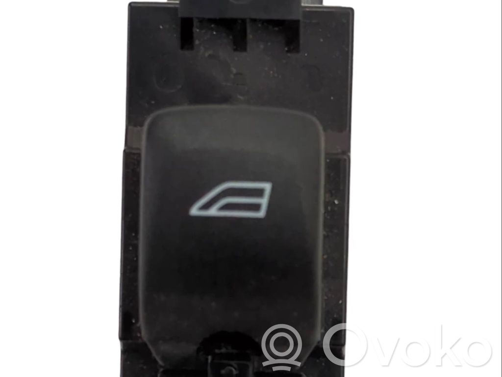 Electric window control switch   31272013,10W376