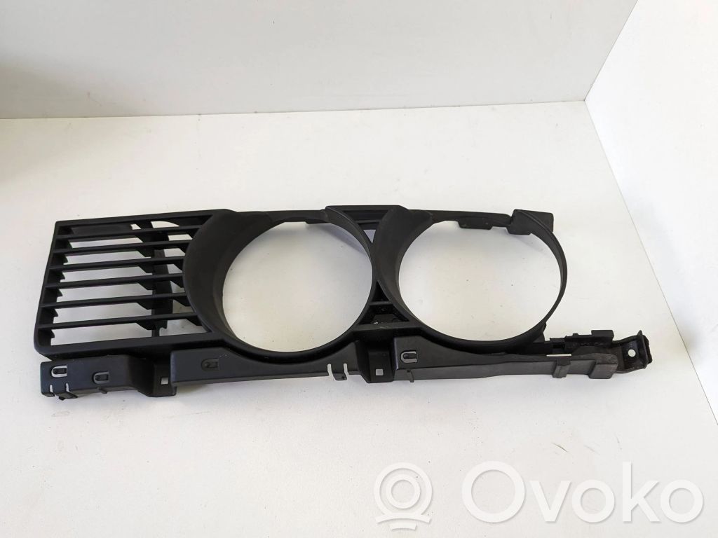 BMW 5 E34 Ajovalon valaisimen alalista 