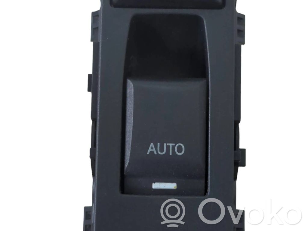 Jeep Grand Cherokee (WK) Electric window control switch 