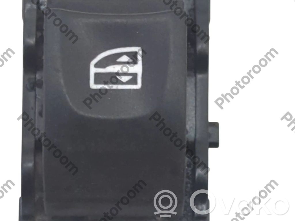 Renault Megane III Electric window control switch 