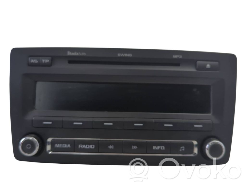 Skoda Octavia Mk2 (1Z) Panel / Radioodtwarzacz CD/DVD/GPS 