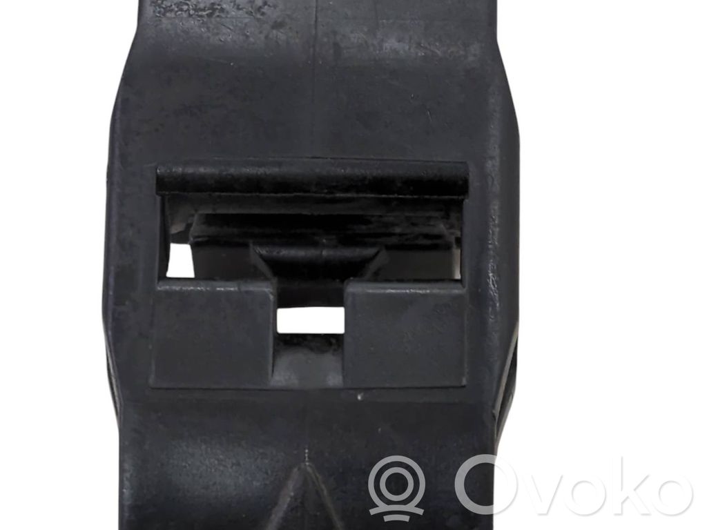 Radiator mount bracket   17111723341