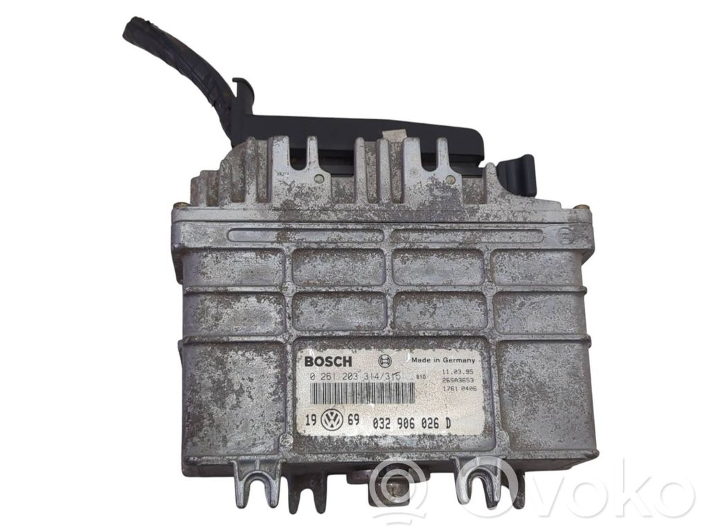 Volkswagen Golf III Engine control unit/module 