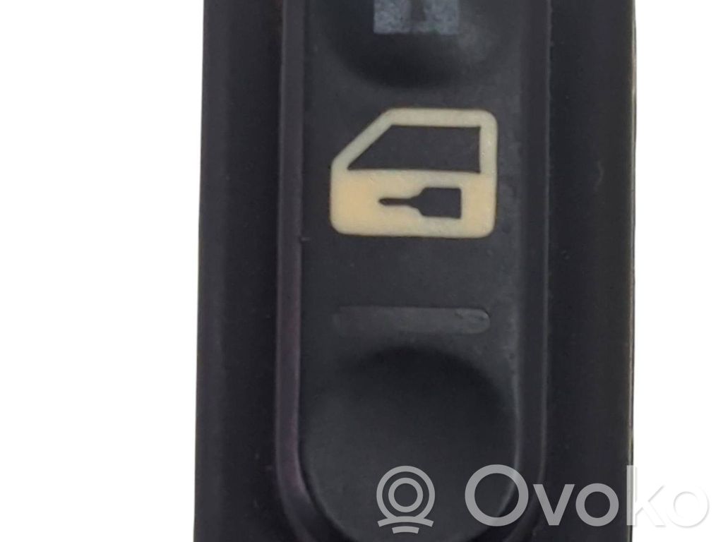 Nissan Qashqai Electric window control switch 
