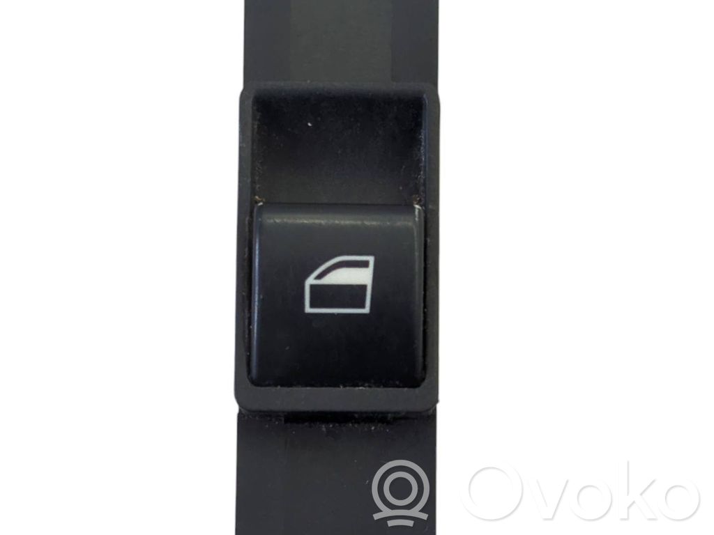 Electric window control switch   61318381510,03120330,8381510
