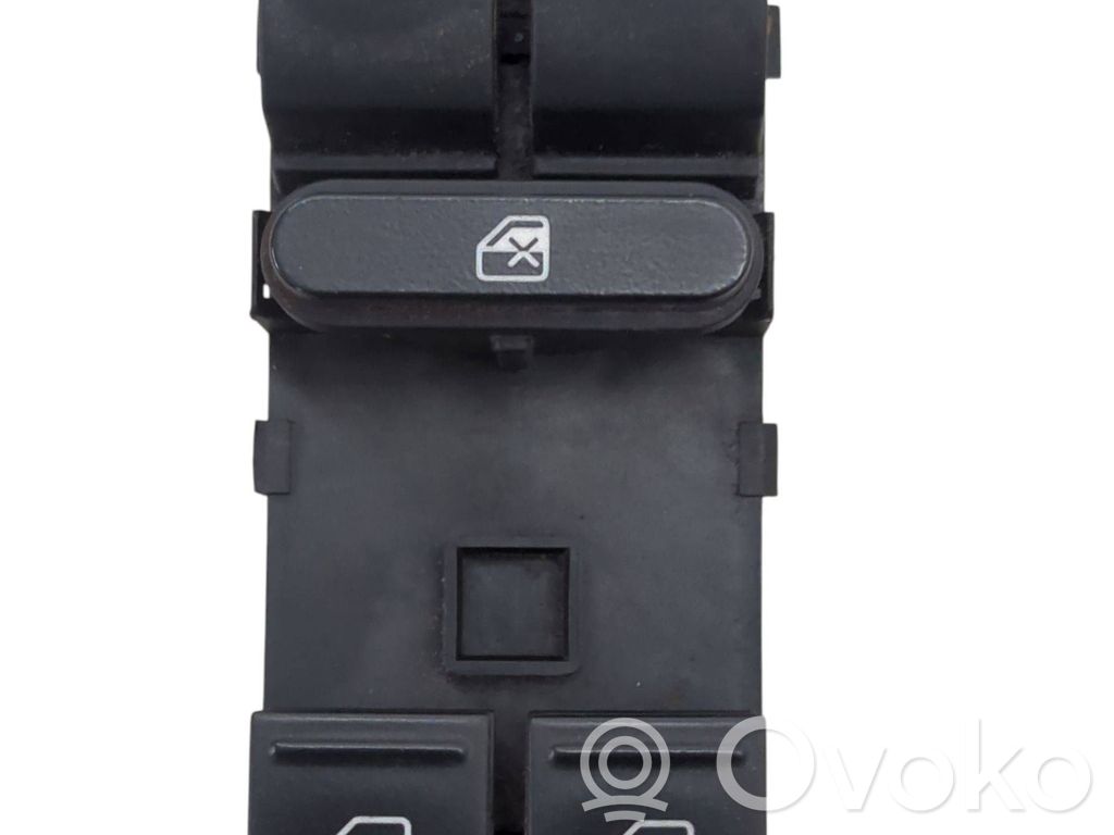 Skoda Octavia Mk2 (1Z) Electric window control switch 