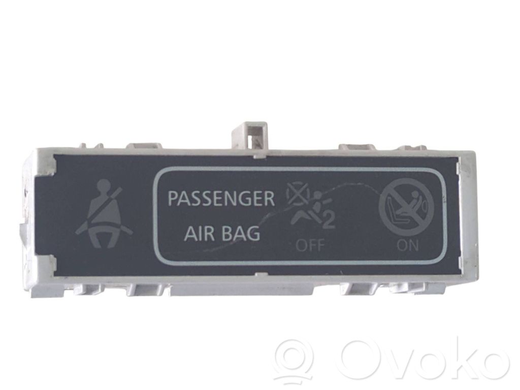 Renault Clio IV Seat belt warning relay 