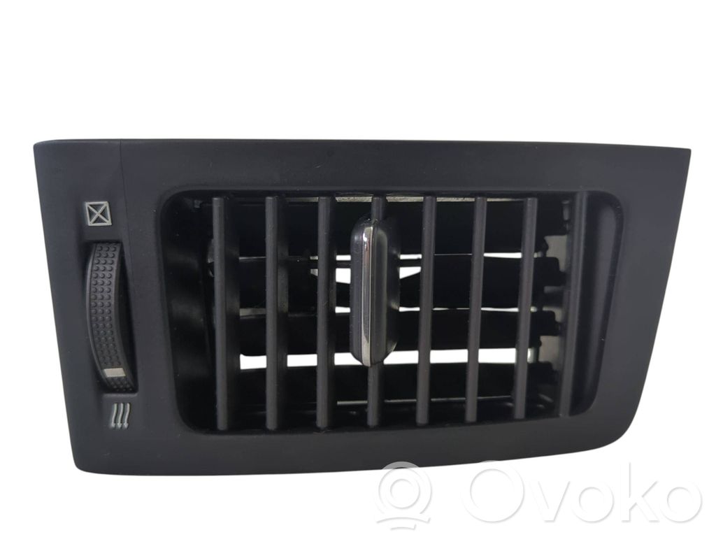 Toyota Corolla Verso E121 Copertura griglia di ventilazione laterale cruscotto 