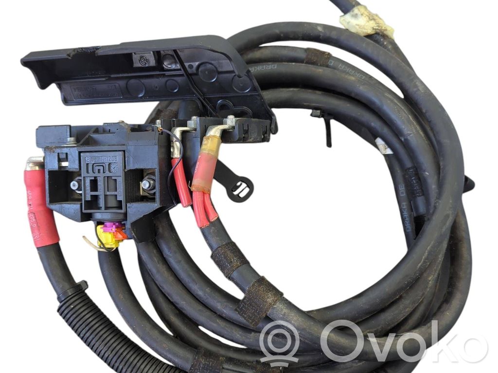 Audi A6 S6 C6 4F Pluskaapeli (akku) 