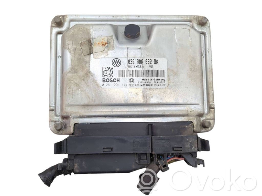 Volkswagen Golf V Engine control unit/module 