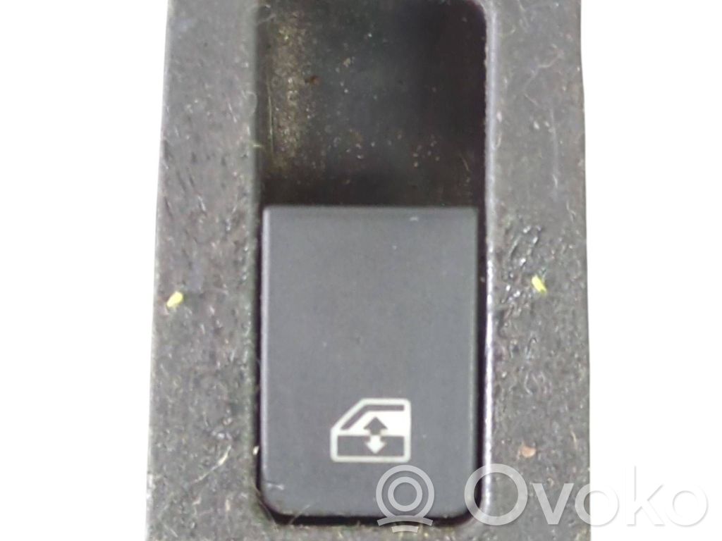 Opel Omega B2 Electric window control switch 