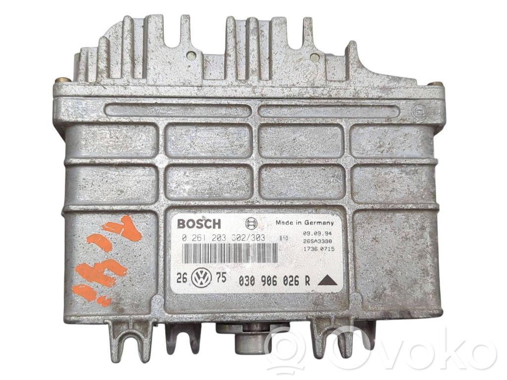 Volkswagen Golf III Engine control unit/module 