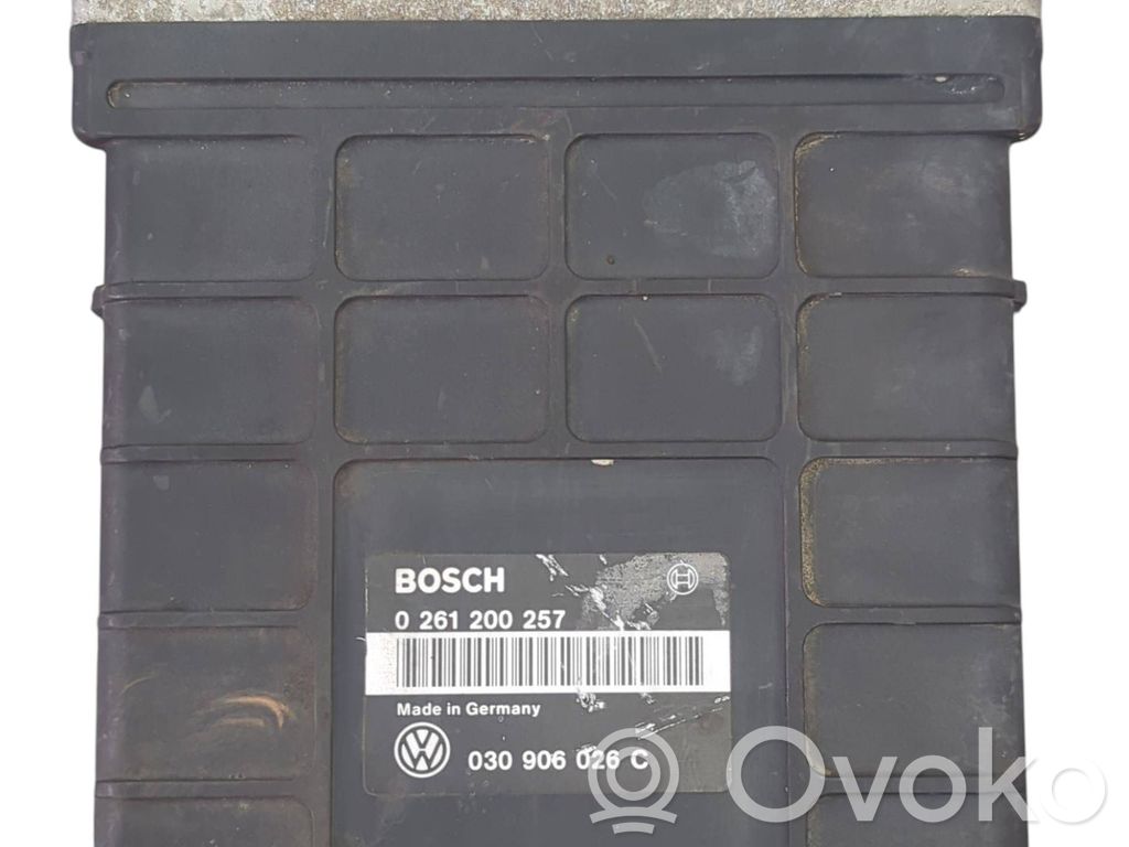 Volkswagen Golf III Engine control unit/module 