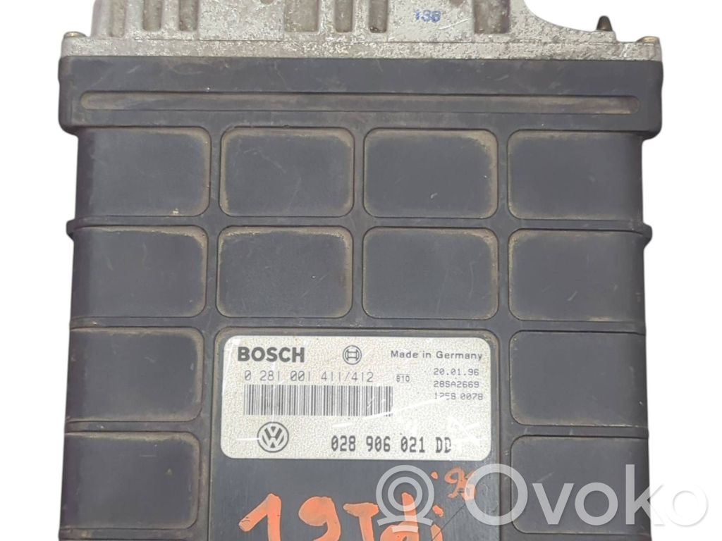 Volkswagen PASSAT B4 Engine control unit/module 