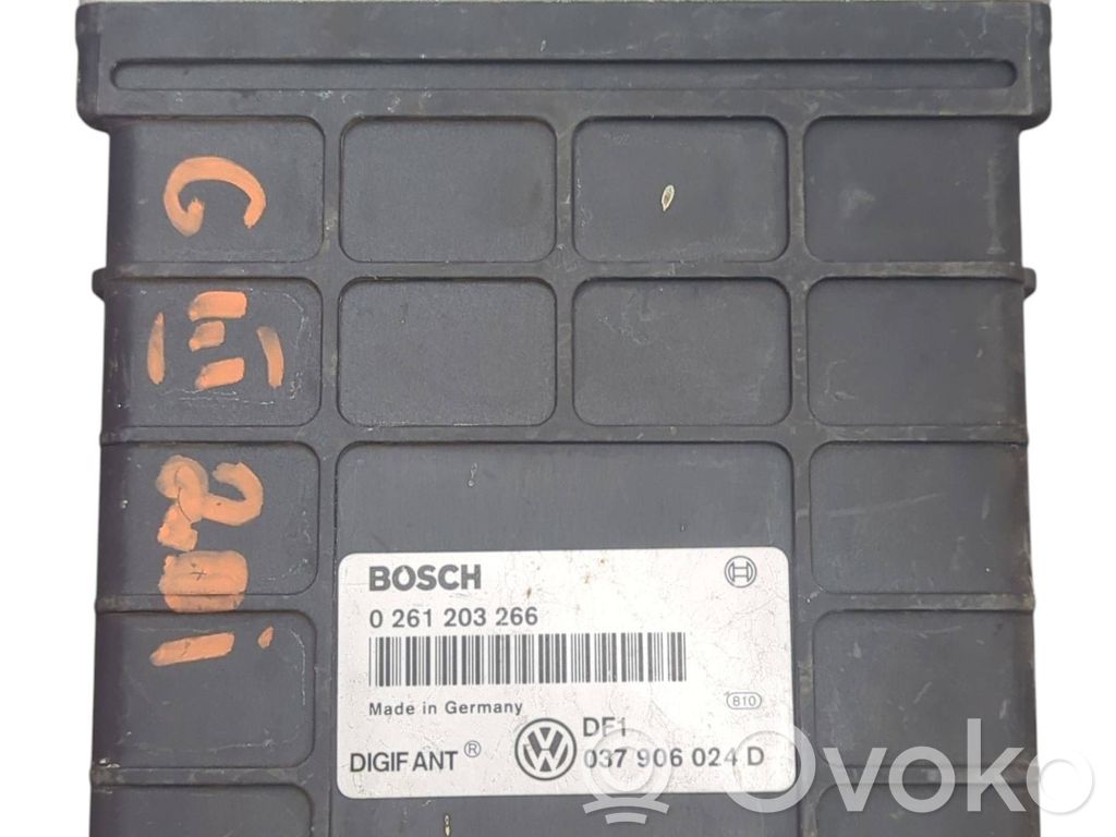 Volkswagen Golf III Engine control unit/module 