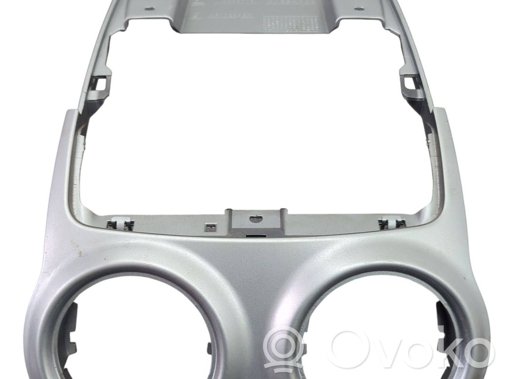 Opel Corsa D Cita veida salona detaļa 