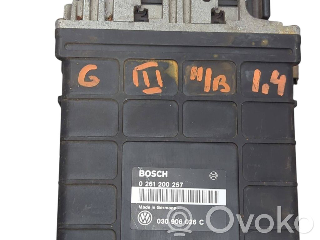 Volkswagen Golf III Engine control unit/module 