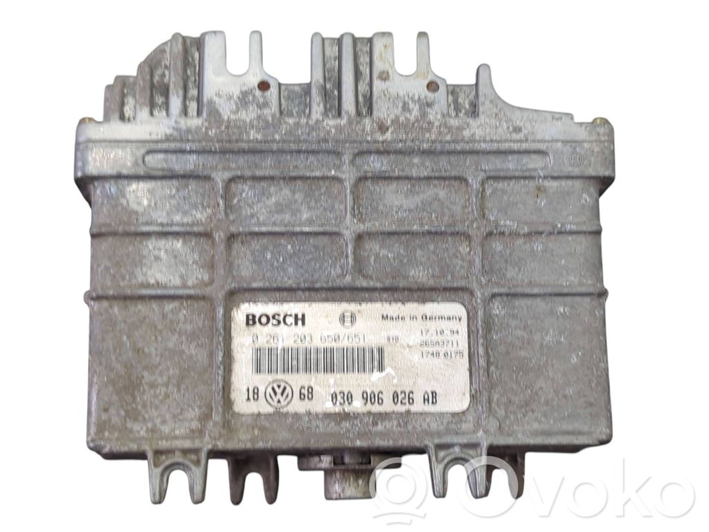 Volkswagen Golf III Engine control unit/module 