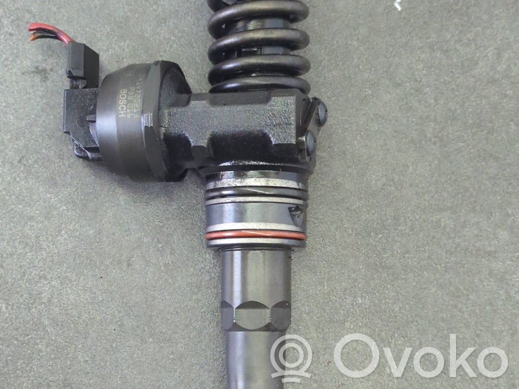 Volkswagen Golf IV Fuel injector 