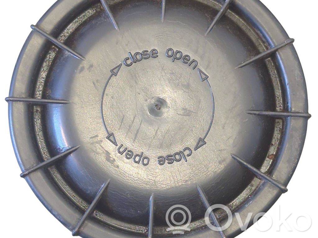 Opel Insignia A Osłona żarówki lampy przedniej 