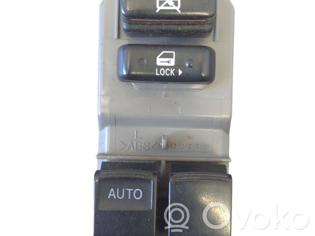 Toyota Yaris Electric window control switch 