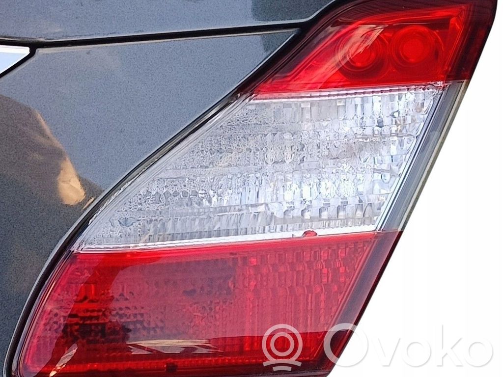 Infiniti Q70 Y51 Rear/tail lights 