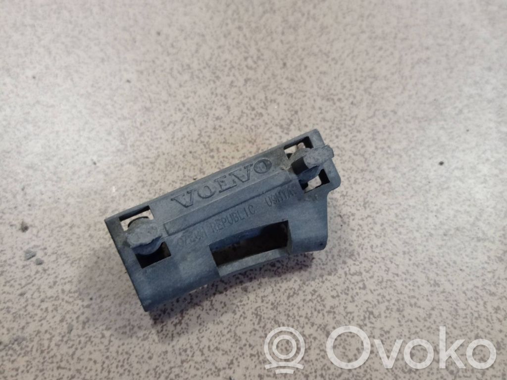 Volvo V70 Serrure de capot 