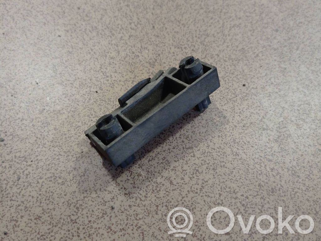 Volvo V70 Serrure de capot 