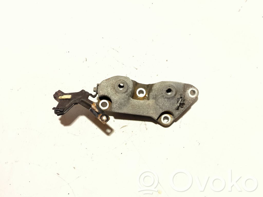 Jaguar E-Pace Gearbox mounting bracket 