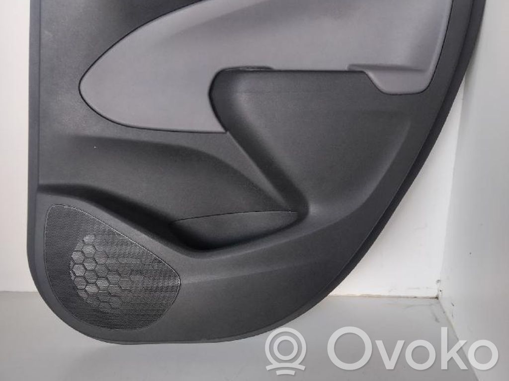 Opel Crossland X Boczki / Poszycie drzwi tylnych 