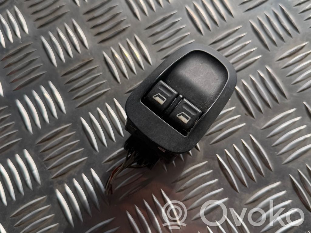 Electric window control switch   A11531