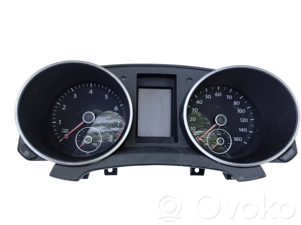 Volkswagen Golf VI Licznik / Prędkościomierz 