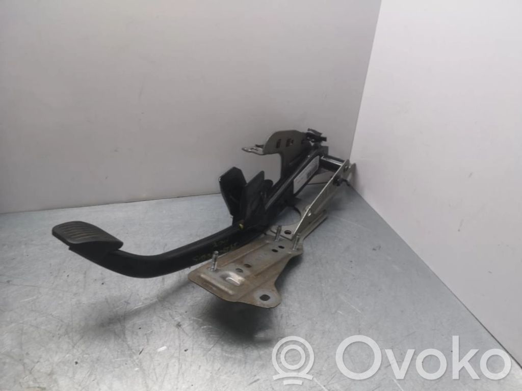 Ford Focus Brake pedal 
