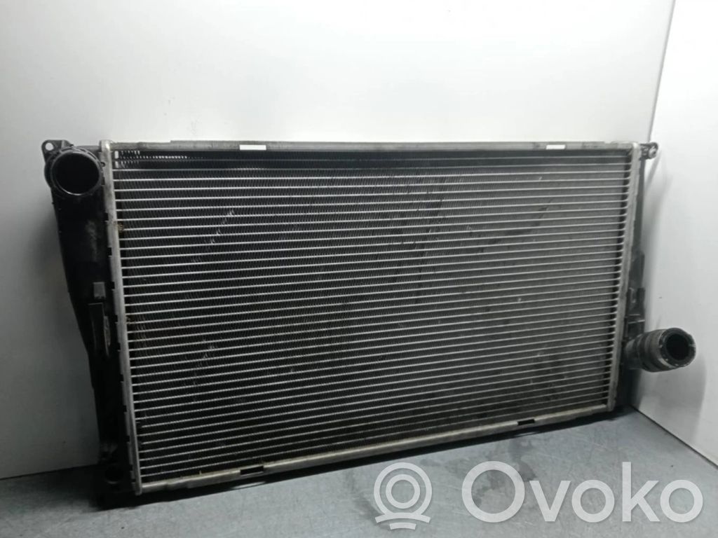 BMW 1 E81 E87 Aušinimo skysčio radiatorius 