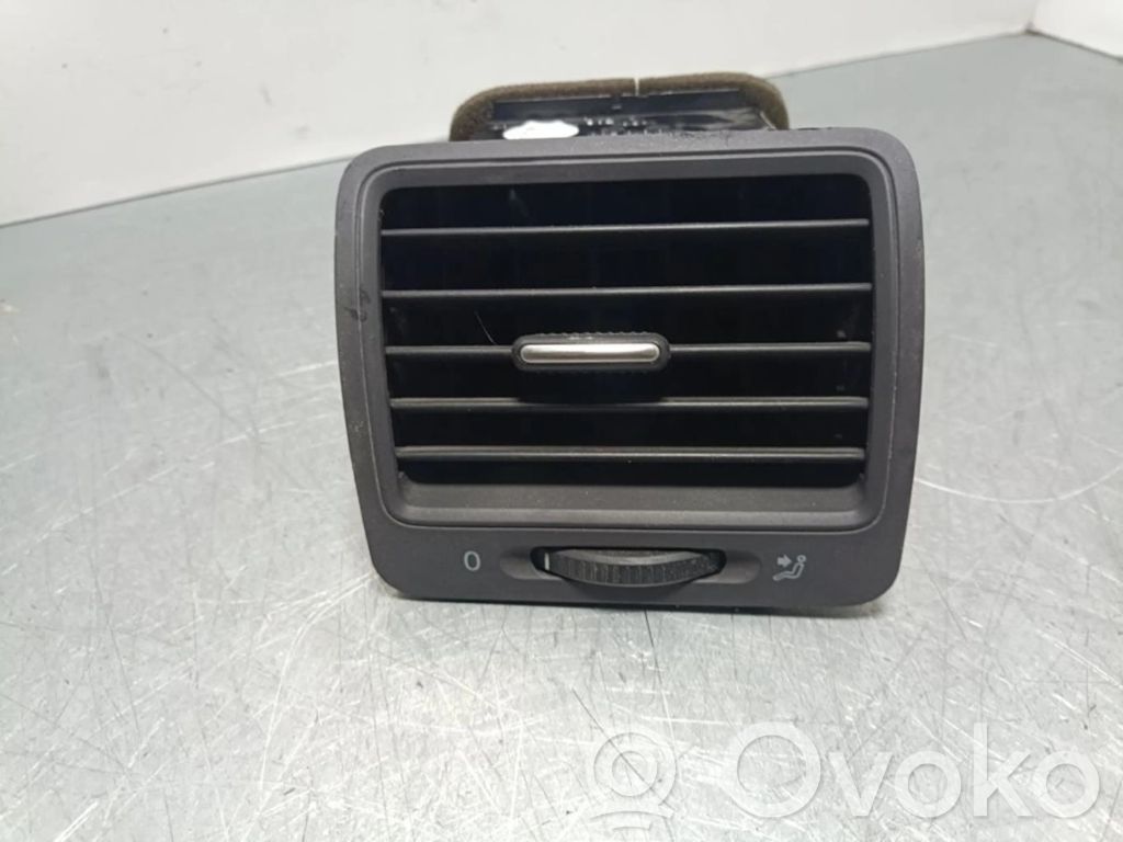 Volkswagen Golf V Centrinės oro grotelės 