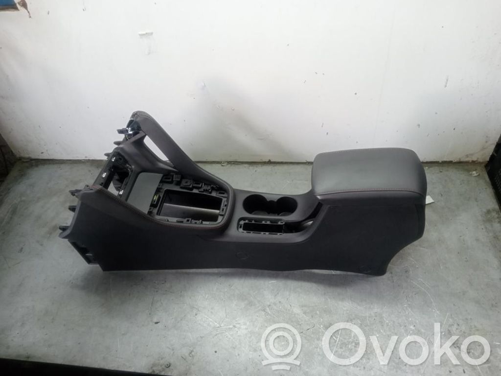 MG ZS Aizmugurējā sēdekļa roku balsts 