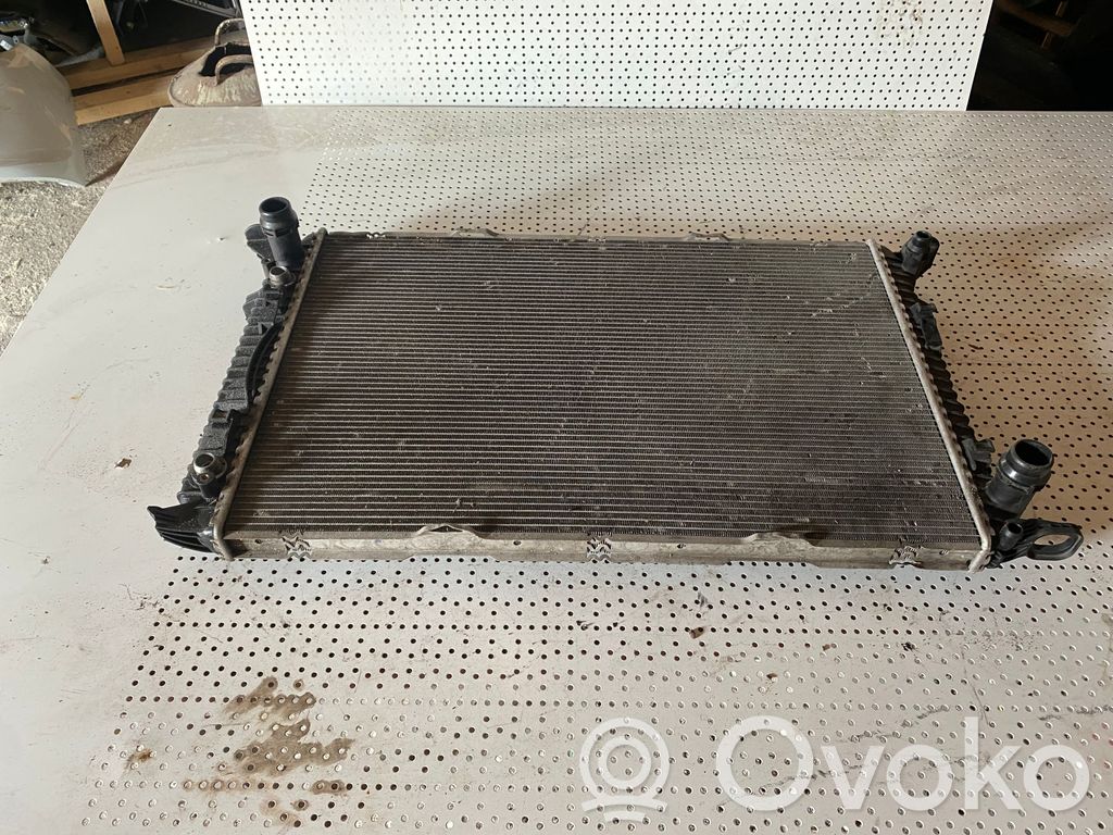 Audi A4 S4 B8 8K Aušinimo skysčio radiatorius 