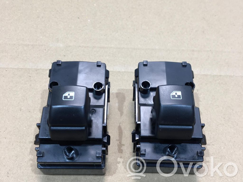 Interruptor de la ventanilla de ventilación   93575J7500,93575J7500