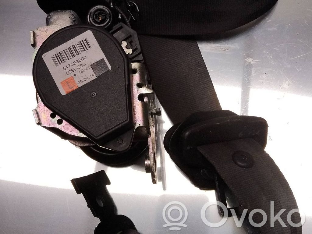 Opel Astra J Front seatbelt 