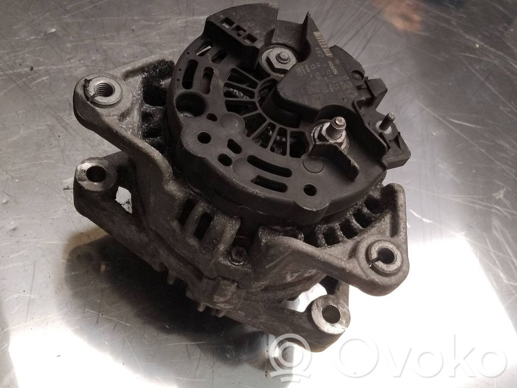 Opel Astra H Alternador 