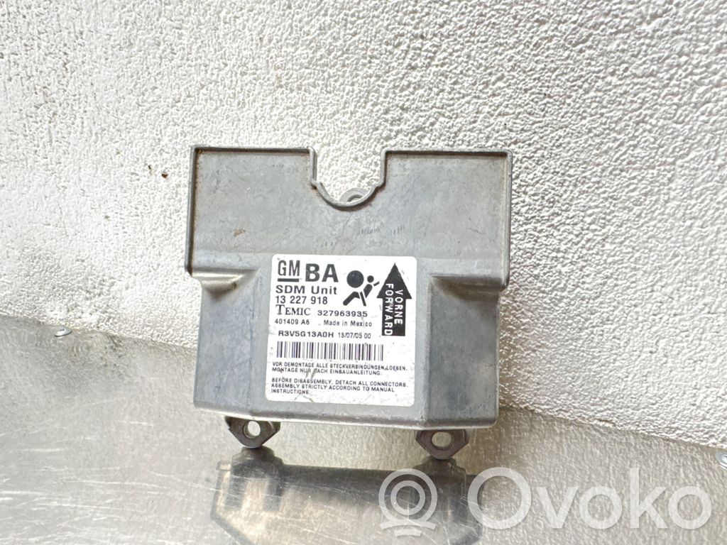 Opel Astra H Airbag control unit/module 