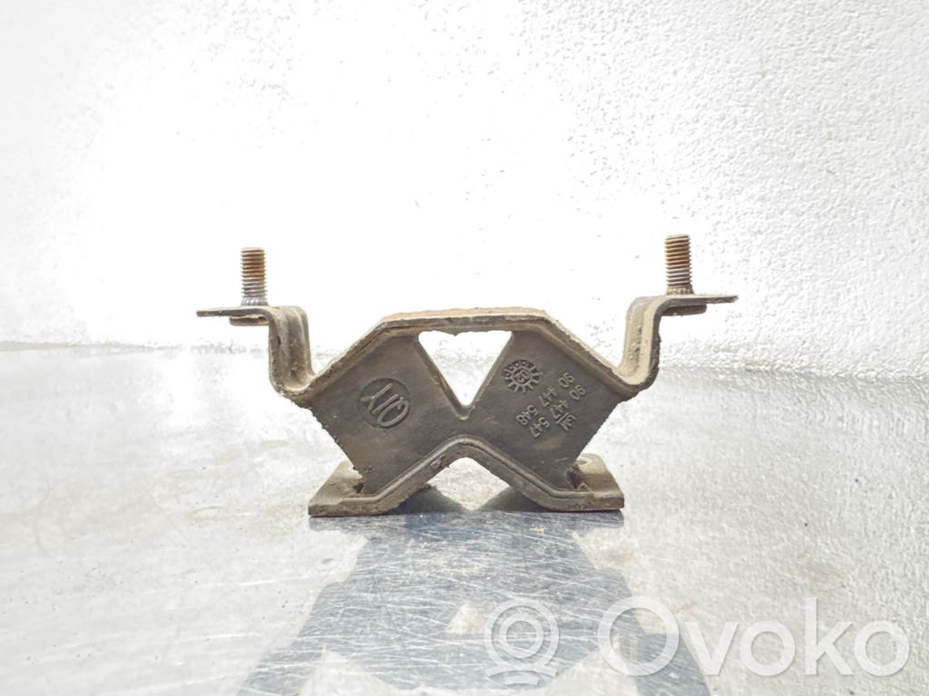 Opel Omega B1 Engine mount bracket 