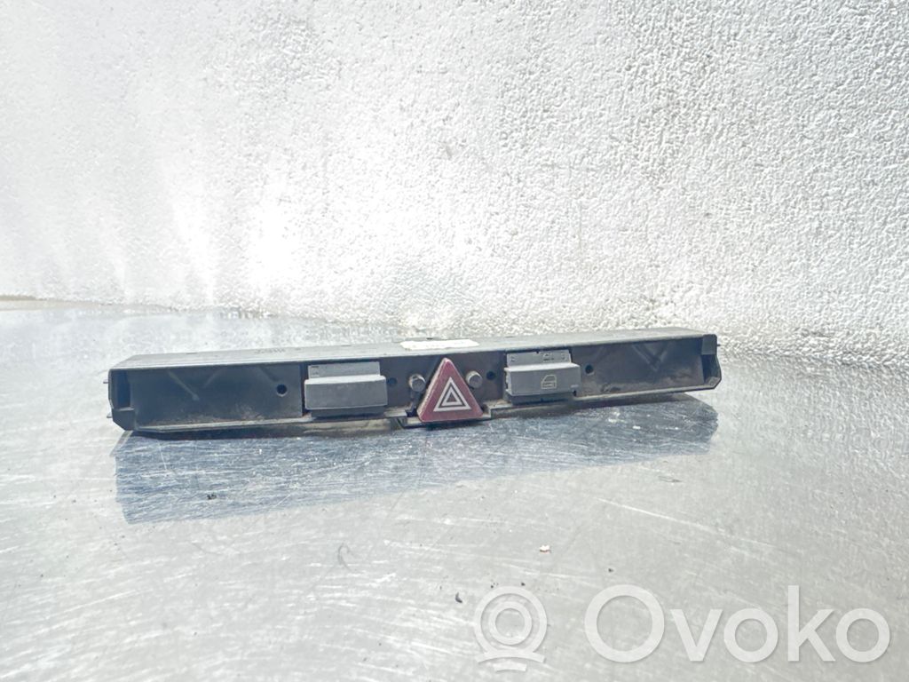 Opel Astra G Включатель аварийных фонарей 