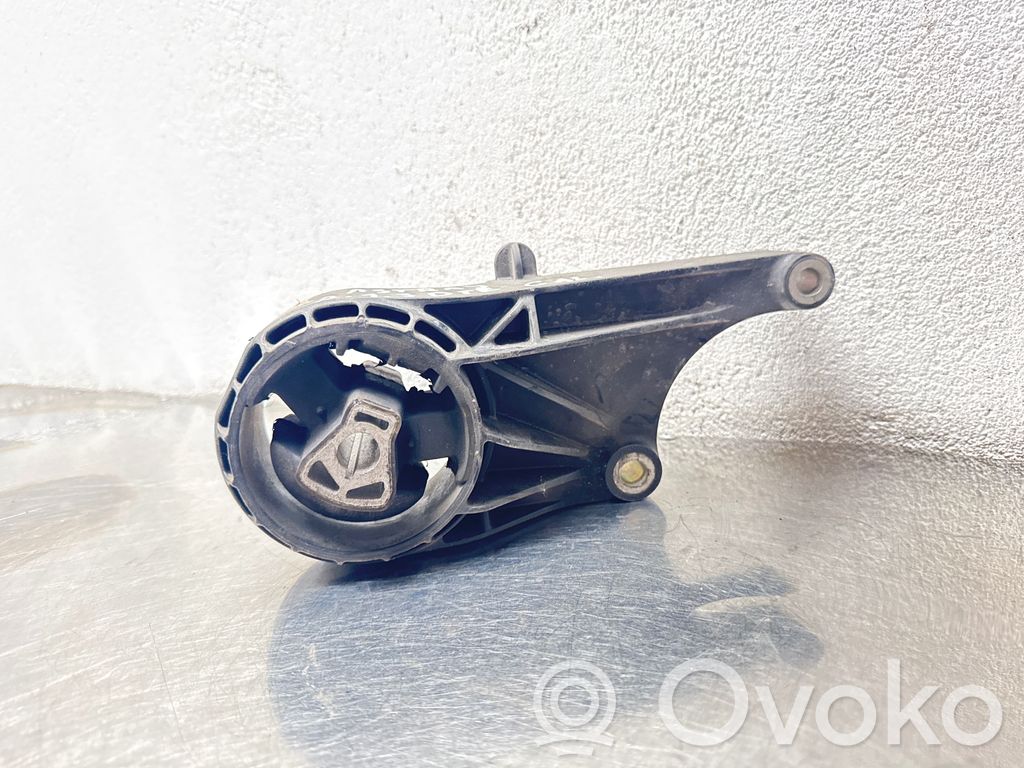 Engine mount bracket   13324496