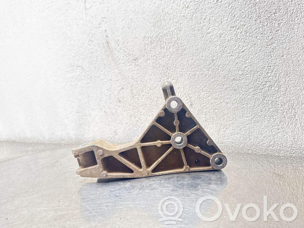 Opel Zafira B Engine mounting bracket 