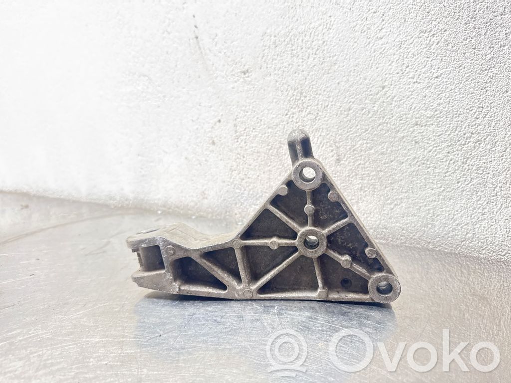 Opel Astra H Engine mounting bracket 