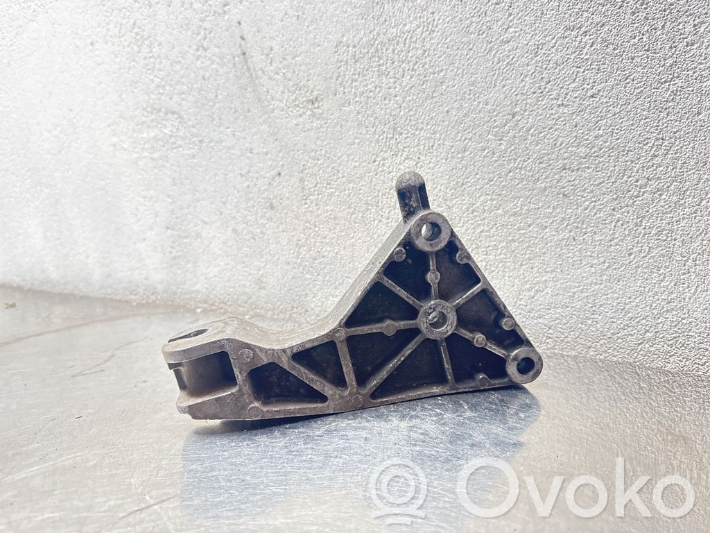 Opel Astra H Engine mounting bracket 
